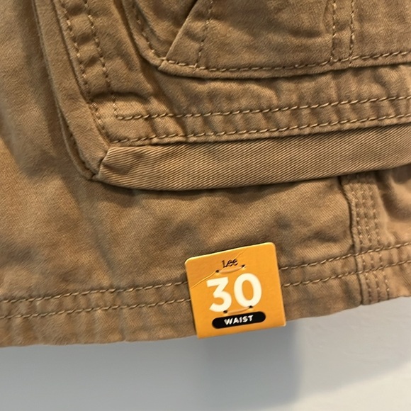 🆕 Lee - Men’s cargo shorts.  Size 30 waist - Picture 4 of 12
